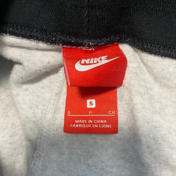 Nike Gray & Maroon Terry Shorts Size Small - Picture 2 of 5